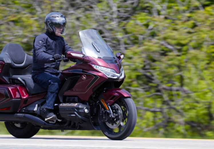 2025-Honda_GoldWing_50e_anniversaire-101-950x531